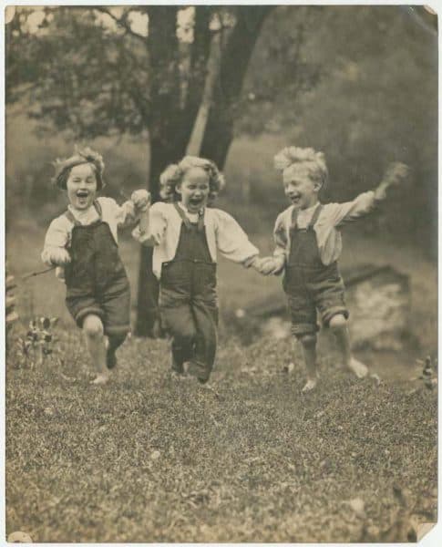 William Jennings. Ralph, Sara, and Bill Jennings at Fern Rock Camp, gelatin silver photograph, ca. 1912.