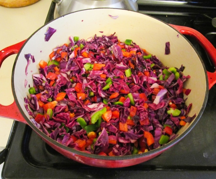 Stewing all the ingredients as the final step in preparing the pepper hash Stewing all the ingredients as the final step in preparing the pepper hash