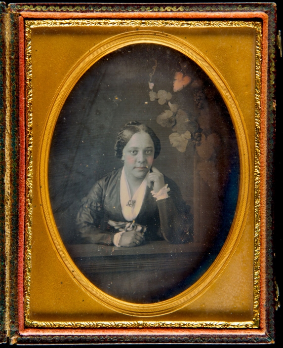 Samuel Broadbent, Portrait of an Unidentified African American Woman (Philadelphia, ca. 1850). Daguerreotype.