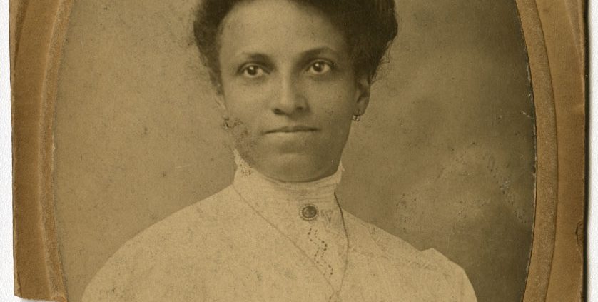 Portrait of Sallie Venning Holden, ca. 1900. Gelatin silver print mounted on board.